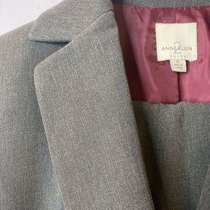 Anne Klein Women’s size 10 straight leg suit